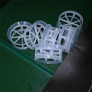 Low-Temperature Brittleness of PP Cascade Ring Packings in Cold Environments